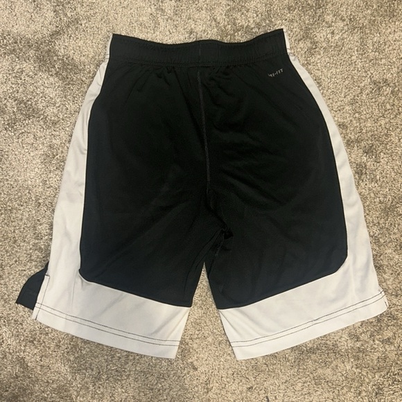 Nike Two-Tone Performance Shorts - Picture 7 of 7